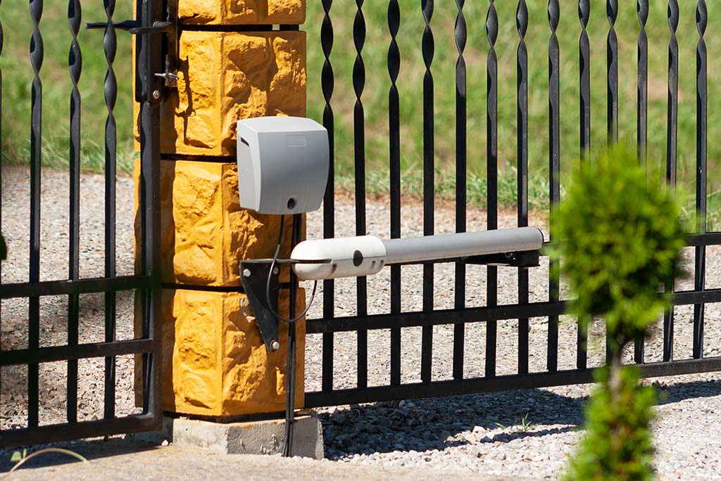 Manual Vs Automatic Driveway Gates In Texas